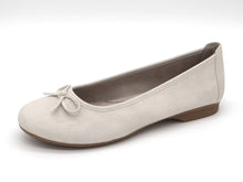 Afbeelding in Gallery-weergave laden, 143-11-004 Dames Instappers Ballerina Jana 22163-492 Lichtbeige Wijdte H (3479)