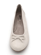 Afbeelding in Gallery-weergave laden, 143-11-004 Dames Instappers Ballerina Jana 22163-492 Lichtbeige Wijdte H (3479)