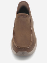 Afbeelding in Gallery-weergave laden, 242-25-005 Heren Instappers Sportief Skechers Slip-Ins Parson-Oswin 204866 DSRT Middenbruin (2690)