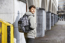 Afbeelding in Gallery-weergave laden, 98-62038-614 Lederwaren Rugtas Middel 17 Enrico Benetti 62038-614 Zwart Combi (1058)