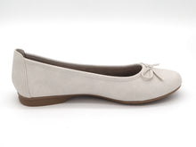 Afbeelding in Gallery-weergave laden, 143-11-004 Dames Instappers Ballerina Jana 22163-492 Lichtbeige Wijdte H (3479)