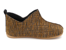 Afbeelding in Gallery-weergave laden, 192-25-001 Dames Pantoffel-Gesloten Ongevoerd Q-Fit Madrid 3300.2.031 Middenbruin  (1963)