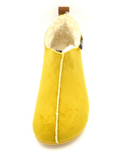 Afbeelding in Gallery-weergave laden, 193-41-001 Dames Pantoffel-Gesloten Gevoerd Q-Fit Madrid 3300.2.003 Geel  (2030)
