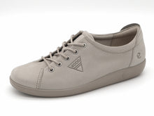 Afbeelding in Gallery-weergave laden, 132-81-006 Dames Veterschoenen  Sportief Ecco Soft 2.0 206503-61510 Lichtgrijs  (3614)

