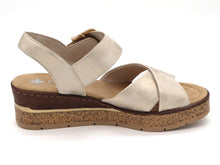 Afbeelding in Gallery-weergave laden, 153-15-012 Dames Sandalen Mode Rieker 63795-60 Middenbeige  (2976)

