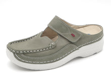 Afbeelding in Gallery-weergave laden, 181-61-002 Dames Pantoffel-Muilen Leer Wolky Roll Slipper 0622736-701 Lichtgroen  (3606)
