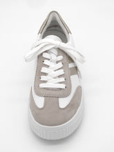 Afbeelding in Gallery-weergave laden, 133-15-025 Dames Veterschoenen  Sneaker Remonte D3E00-80 Middenbeige Wijdte H (3541)
