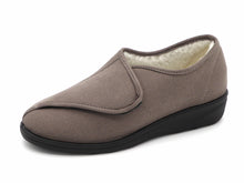 Afbeelding in Gallery-weergave laden, 193-19-002 Dames Pantoffel-Gesloten Gevoerd Josef Seibel 63605-250 Nice 105 Donkerbeige  (3409)
