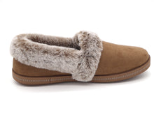 Afbeelding in Gallery-weergave laden, 192-25-003 Dames Pantoffel-Gesloten Ongevoerd Skechers Cozy Campfire Team Toasty 32777 CSNT Middenbruin  (3441)
