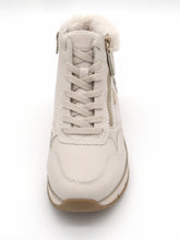 Afbeelding in Gallery-weergave laden, 172-11-004 Dames Hoge Schoenen Boot Plat Jana 26268-411 Lichtbeige Wijdte H (3357)
