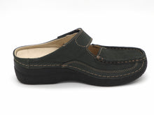 Afbeelding in Gallery-weergave laden, 181-69-003 Dames Pantoffel-Muilen Leer Wolky Roll Slipper 0622713-719 Donkergroen  (3851)

