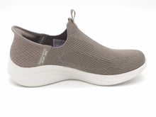 Afbeelding in Gallery-weergave laden, 142-19-002 Dames Instappers Sportief Skechers Ultra Flex 3.0-Easy Win 150450 TPE Donkerbeige  (3255)
